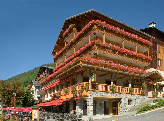 74AAHOT100476_hotel-croix-st-maurice-ete