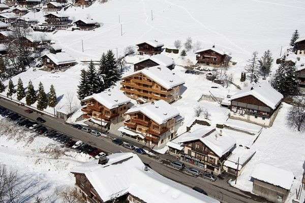 residence-aravis-grand-bornand- village location vacances ski montagne