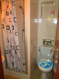 Salle de bain avec douche/Bathroom with a shower-Le Schuss-Le Grand-Bornand