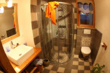 Salle de bain avec douche/Bathroom with a shower-Morizou-Le Grand-Bornand