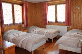 Chambre avec lits simples/Bedroom with single beds-Fleur des Alpes n°5-Le Grand-Bornand