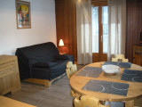 Séjour avec canapé/Living room with a sofa-Duche n°103-Le Grand-Bornand