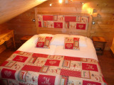 Chambre avec lit double/Bedroom with a double bed-Au Bon Vieux Temps n°1-Le Grand-Bornand