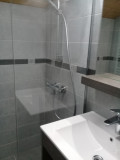 Salle de bain 2 avec douche