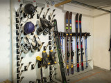 Local skis