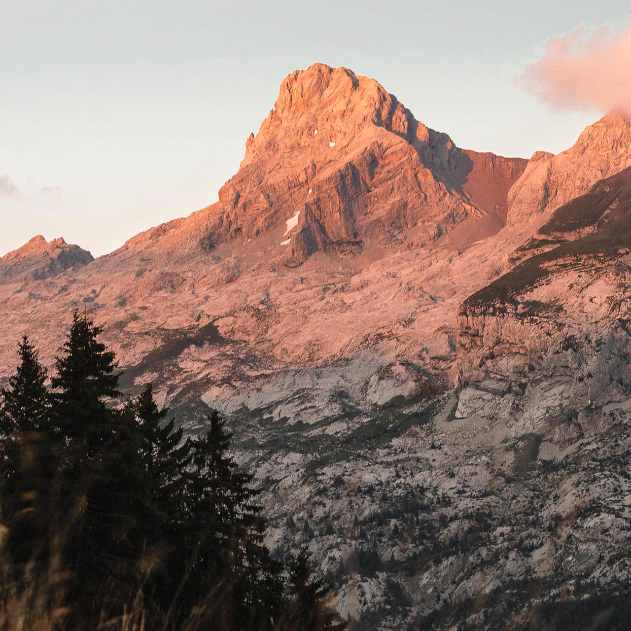 pointe-percee-coucher-de-soleil-c-hudry-le-grand-bornand-tourisme-bd-172057-web-2-223991-224664